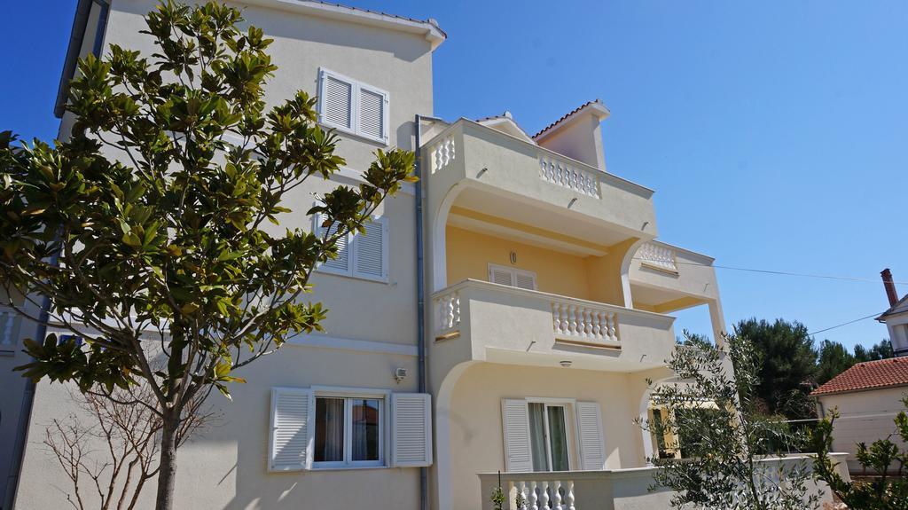 Apartments Sandra Sukošan Exterior foto