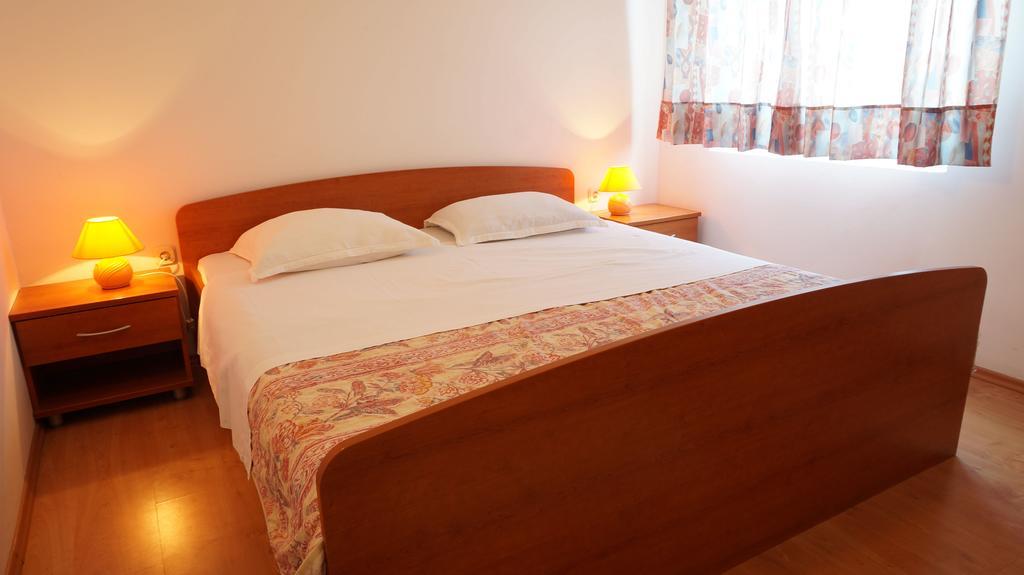 Apartments Sandra Sukošan Zimmer foto